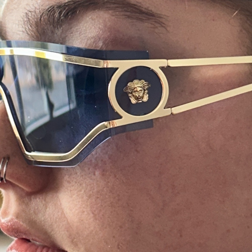 Stylish Blue Wearable Tech Glasses